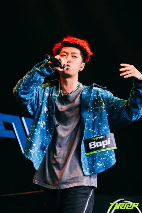 关于芝加哥公牛训练开放日，窗口期回应争议引欢呼，足总杯在即，临场指挥获称赞的信息